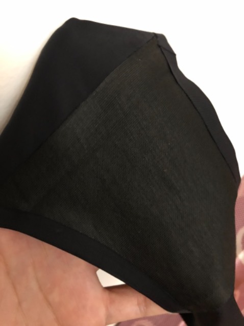 Vải ưng ý, mát, mỏng trơn mượt. Giống y hình. Giao hàng nhanh cực. Giá quá rẻ.