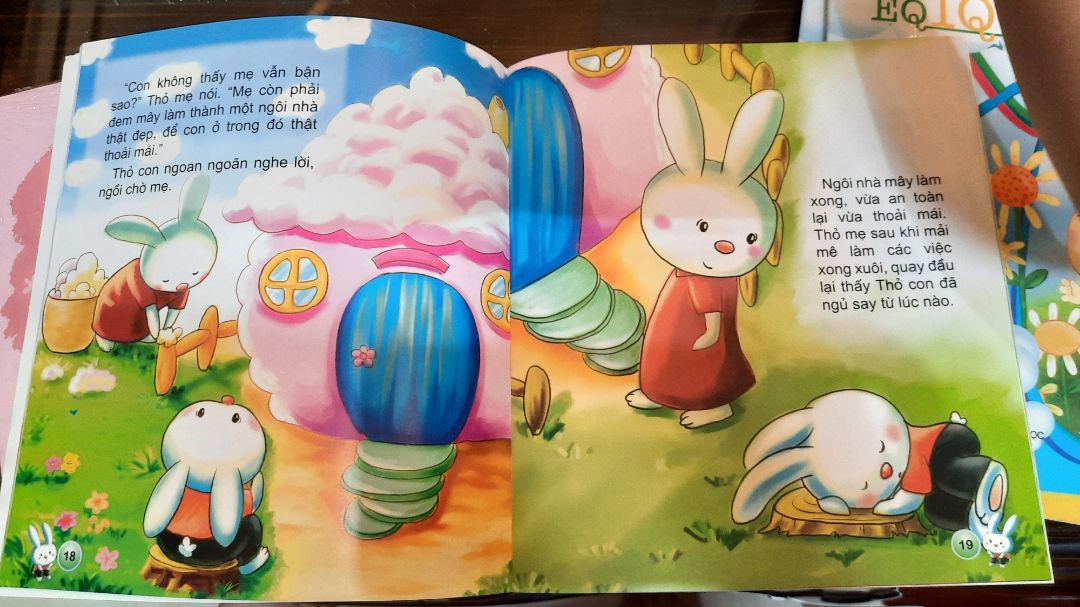 fahasa đóng gói hàng rất đẹp, rất kỹ và k móp méo, gãy mép 1 xíu nào! từng quyển sách được bọc nilon kỹ chống bẩn, sách in màu đẹp, k lỗi và nội dung ngắn gọn, đơn giản, sễ hiểu. nói chung, cực kỳ thích và sẽ tiếp tục ủng hộ fahasa!