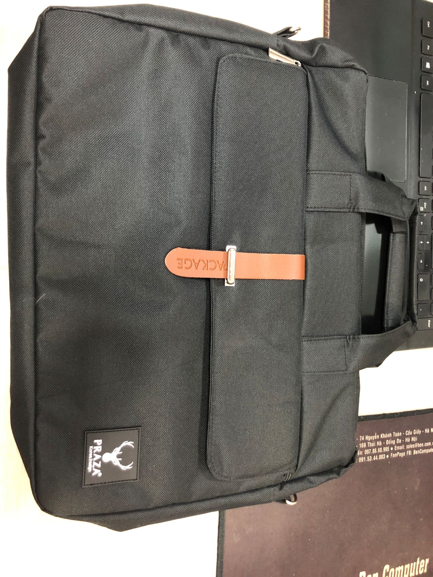 Bèo nhèo, dù để full đồ cũng nhăn nhúm.
K giống nhue hình sản phẩm. Hàng nhận được nhìn như cái túi mấy chục ngoài chợ