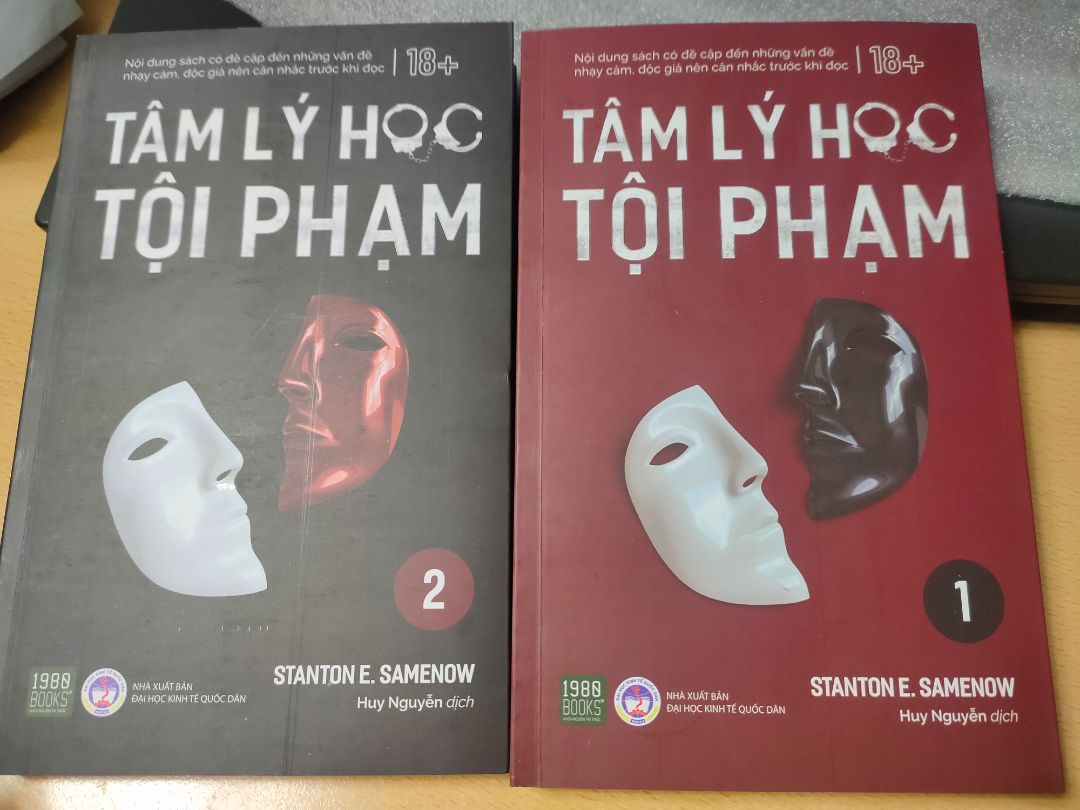 Tiki giao hàng siêu siêu nhanh đặt lúc tối chủ nhật là ngay trưa thứ 2 có r. Sách có bọc vs chống sốc khá tốt nhưng mà trên sách mình bị mấy lằn kẻ nhỏ nhưng vẫn khá ổn, sách không bị nhăn hay cuốn góc luôn. Nói chung thì mua ở fahasa trong tiki là quá ư là tuyệt vời...