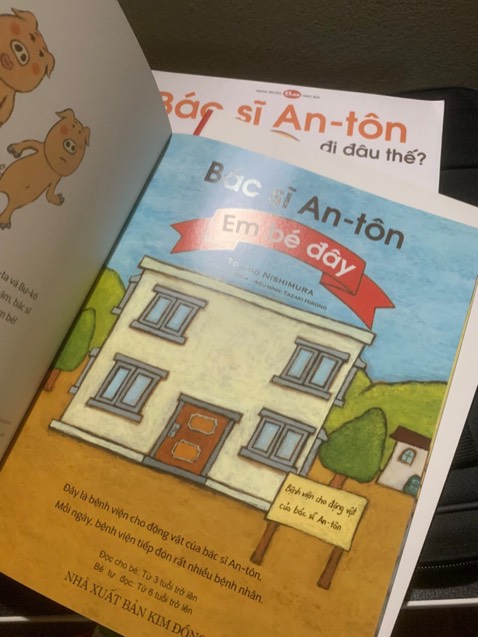 Đã mua đủ bộ anton nội dung hay, bé còn bắt chưocs làm theo