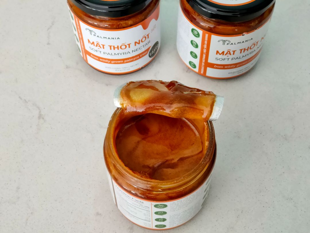 Mật sệt sệt, mùi thơm, ngọt nhẹ, phết lên bánh mì nóng ăn cũng ngon. Đóng gói cẩn thận.
