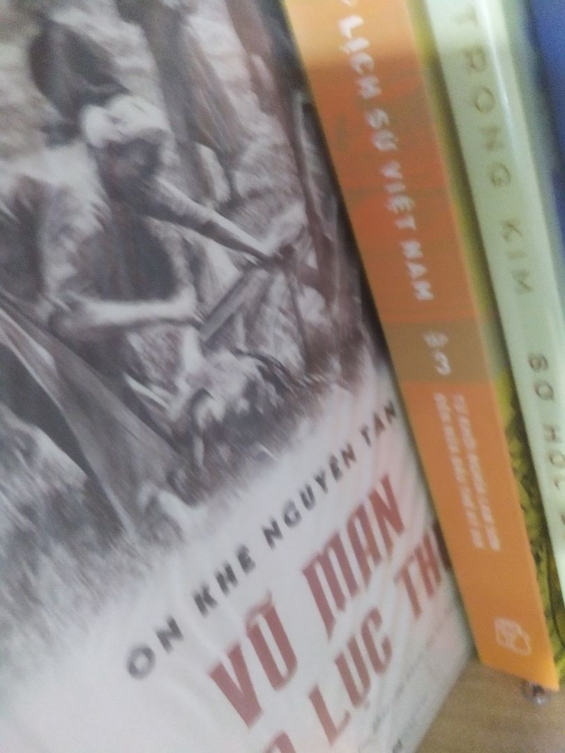 tiki ghn,shipper thân thiện sách bọc nguyên seal,mik cực kì ấn tượng với sách ở phầm bìa vs nội dung,hi vọng đọc xong trong thời gian tới