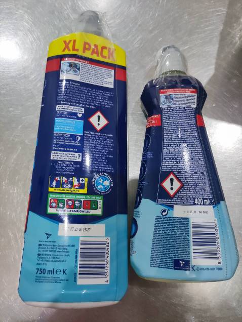 Shop gửi 2 chai: 750ml và 400 ml.