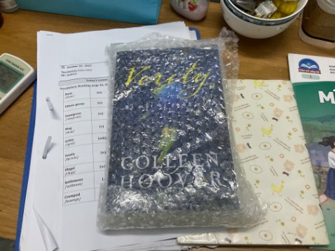 Shop đóng gói kĩ,bookmark đẹp,iu shop