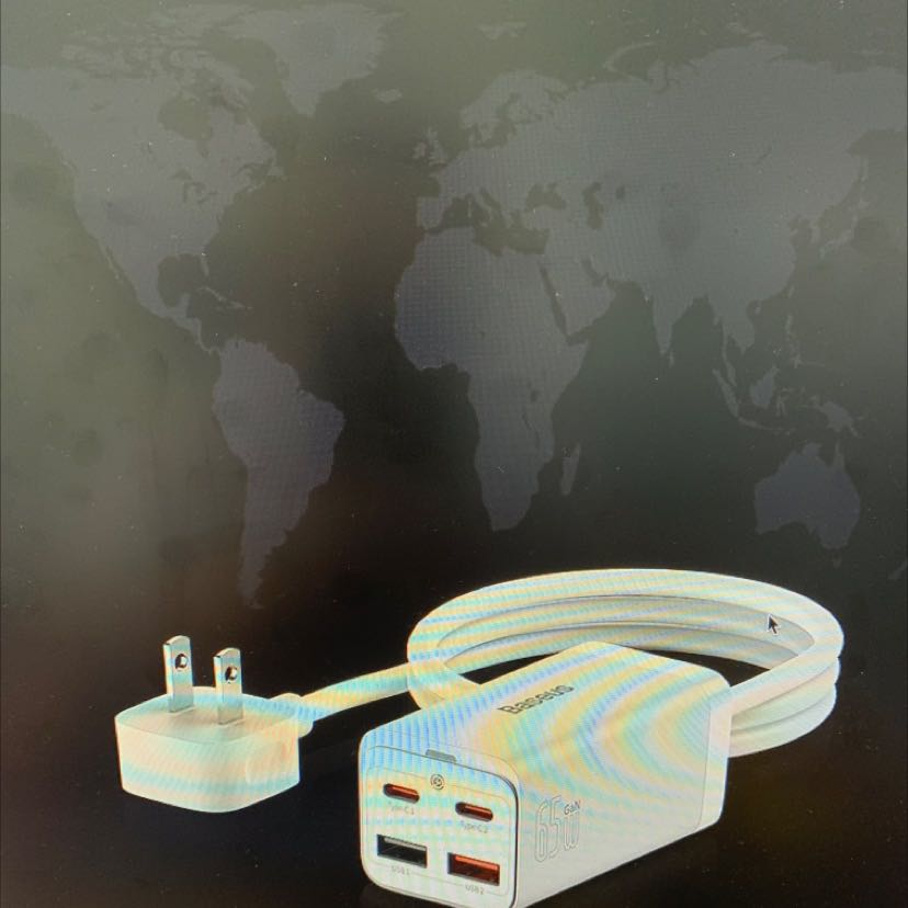 Mọi thứ đều ok trừ cái giắc cắm ko đúng với hình ảnh giới thiệu. Như này lại phải cồng kềnh thêm 1 cái ổ chuyển đổi nữa. Ko đúng với ảnh đã quảng cáo giới thiệu. Shop trả lời nhe.