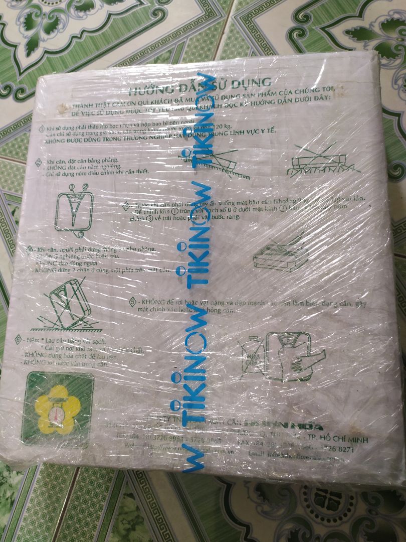 Cân đẹp và nhạy lắm ạ. Shipper nhiệt tình dễ thương. Có   giấy bảo hành 12 tháng nhưng lại không ghi gì cả (nguyên seal mà giấy ở trong) nên không biết nếu có lỗi thì phải làm thế nào.