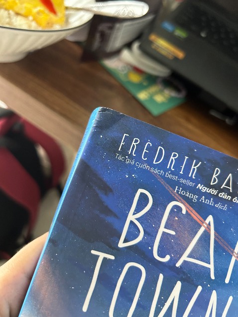 Đổi 2 lần thì lần 1 sách tràn keo, lỗi khổ, lần 2 vẫn lỗi có chán không.