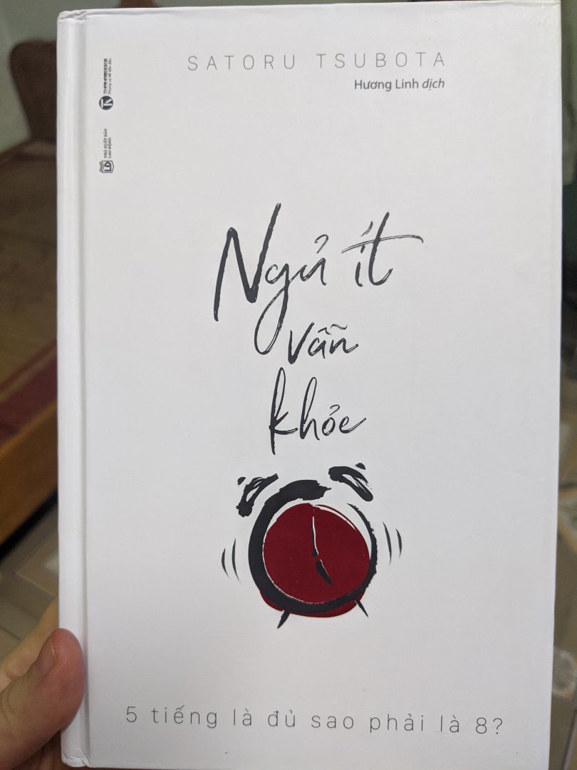 quyển sách khá thú vị và chi tiết hướng dẫn cách nâng cao chất lượng giấc ngủ và lộ trình dậy sớm hơn 2 tiếng sau 2 tháng. rất đáng tham khảo và ứng dụng