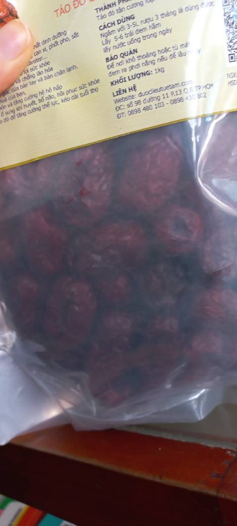 Tạm đc, nghe mùi như có vị thuốc bắc, có lẽ để lâu, trái hơi ẩm, nhìn ngoài bọc thấy rõ, có trái bị đến lốm đốm. Nói chung là cũ. Ko ngon bằng Tân Cương loại mình mua combo 2 gói và Hà Quốc. Nên cân nhắc nếu muốn mua nhé