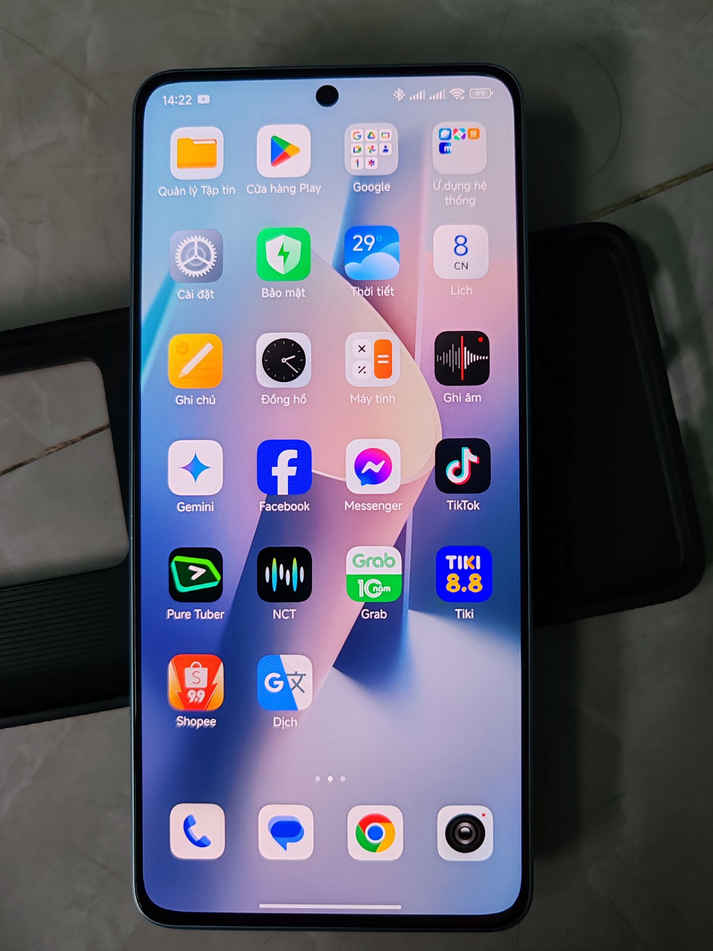 Đặt màu trắng không có thì thôi gửi màu xanh đi nữa đường mới nhắn kêu nhận giùm
Máy xách tay không có NFC cũng chấp nhận được gọi hỏi thì cam kết là có
Không tôn trọng khách tí nào
Shop gì làm ăn kỳ lạ