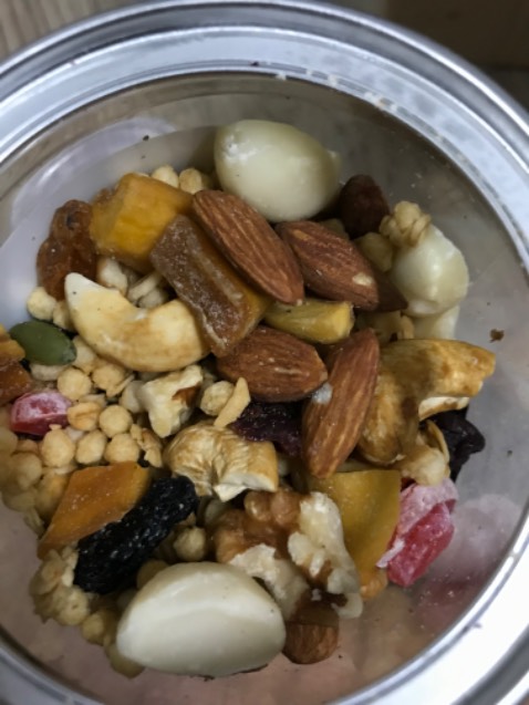 Mn biết mình thử hạt nào đầu tiên ko?
Là ÓC ***, vì theo mình hạt này rất dễ mềm khi tiếp xúc vs kk, nhưng hạt của shop rất giòn và ngon,  ko chỉ là óc *** thoi màh còn những loại hạt còn lại như hạt điều, mắc ca, hạnh nhân,.. đều rất giòn
10 điểm!