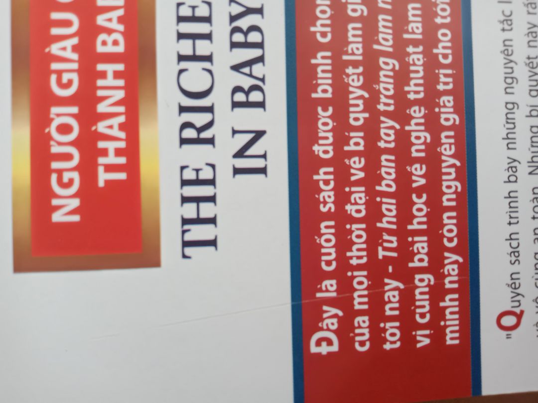 Bởi trước đó đã mua rất nhiều sách trong cùng đợt sale tháng 6 nhưng lần này nhận sách thấy rất thất vọng, sách nhăn và bị rạch ở bìa, lúc mở cũng hơi bụi. Chất lượng giấy khá ổn, nhẹ. ??