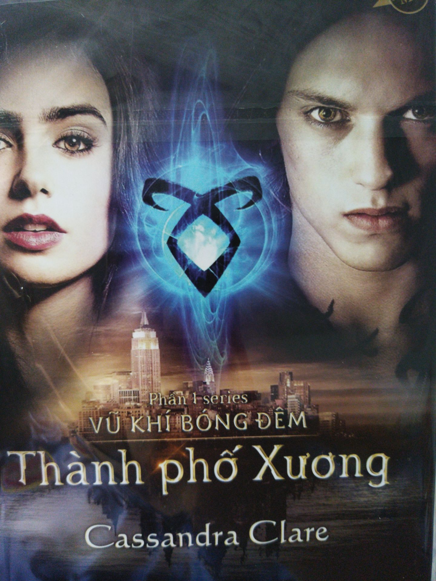 sản phẩm đẹp, không bị rách, bẩn, còn nguyên màng co, đóng gói kỹ càng, giao hàng nhanh chóng....