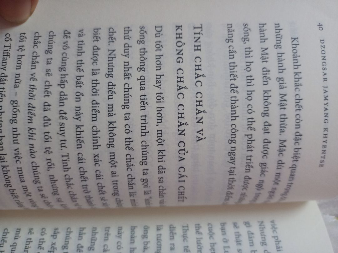 Nội dung sách hay, nhưng mà có một vài lỗi nhỏ: Như có 2 từ bị lặp lại (thì họ), khoảng cách giữa các đoạn chưa đều. Nhưng không đáng ngại, ảnh hưởng đến giá trị sách mang lại.