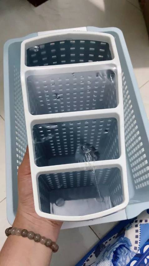 Đóng gói kĩ, đúng hàng của việt nam , nhựa dày dặn để đc nhiều bút rất tiện nha.