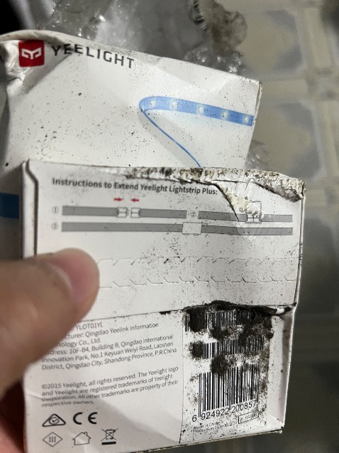 Mô tả sản phẩm có nguồn, nhưng hàng chỉ có dây led. hàng bị mốc, đóng gói sơ sài, móp méo.