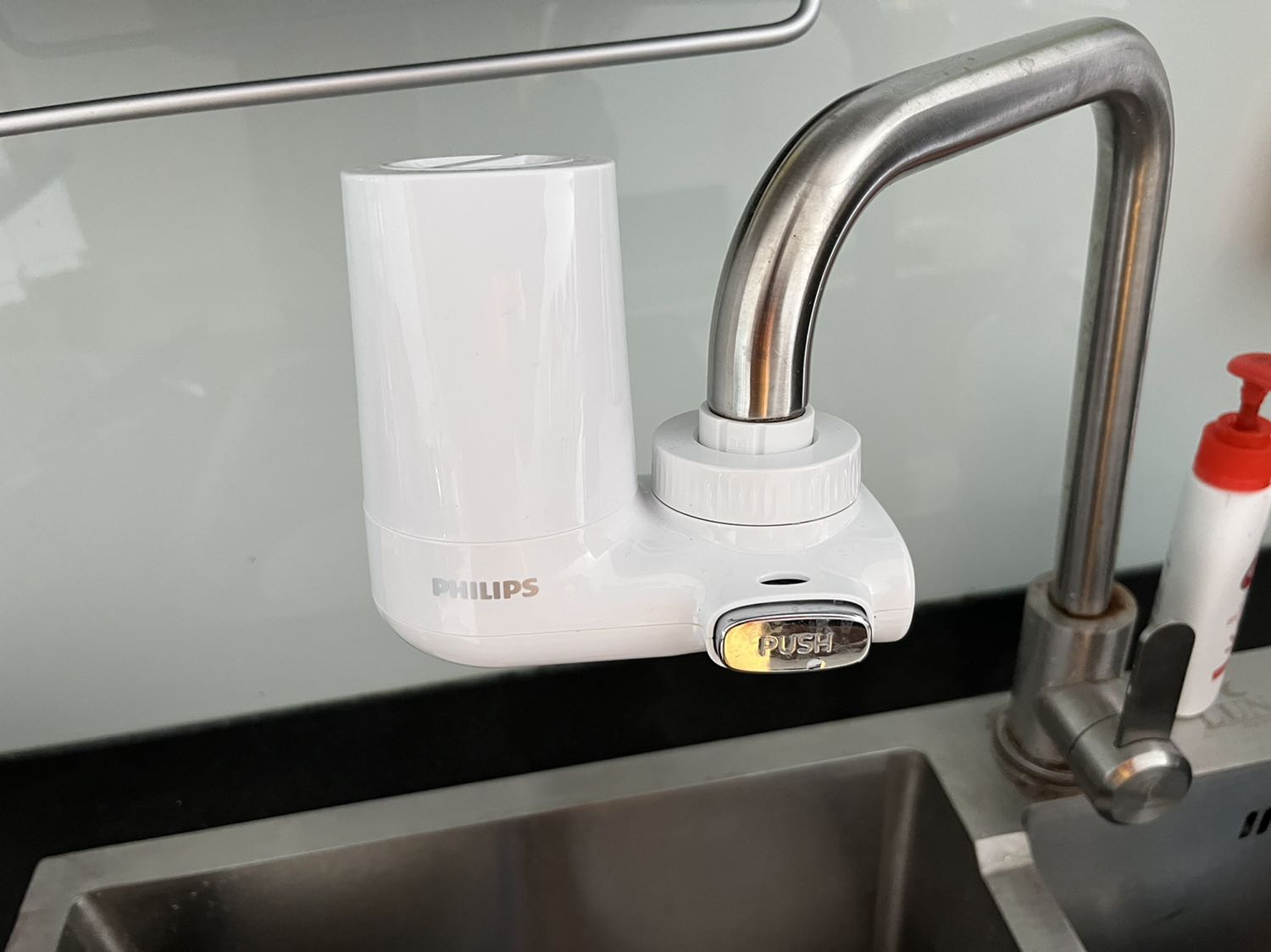 Loay hoay cả buổi mới gắn được. Bị xì nước 1 chút mà chắc do cái vòi của mình. Vẫn cho 5 sao