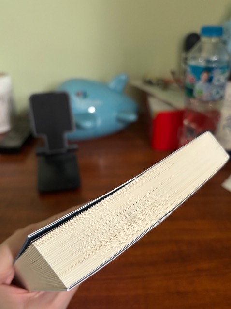 Sách có bọc nilon, giao hàng siêu nhanh và đúng hẹn. Chỉ tiếc là sách hơi bụi, có cả vân tay đen của bên đóng hàng. Chỉ là lỗi nhỏ không ảnh hưởng quá nhiều về chất lượng bên trong sách. Hi vọng tiki sau kiểm tra kĩ hơn về kho sách trước khi giao cho khách hàng.