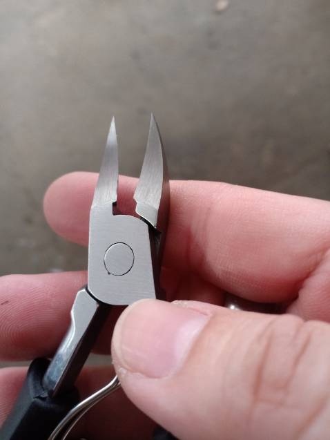 Giao kiềm bị mẻ lưỡi. Rất kém chất lượng k nên mua