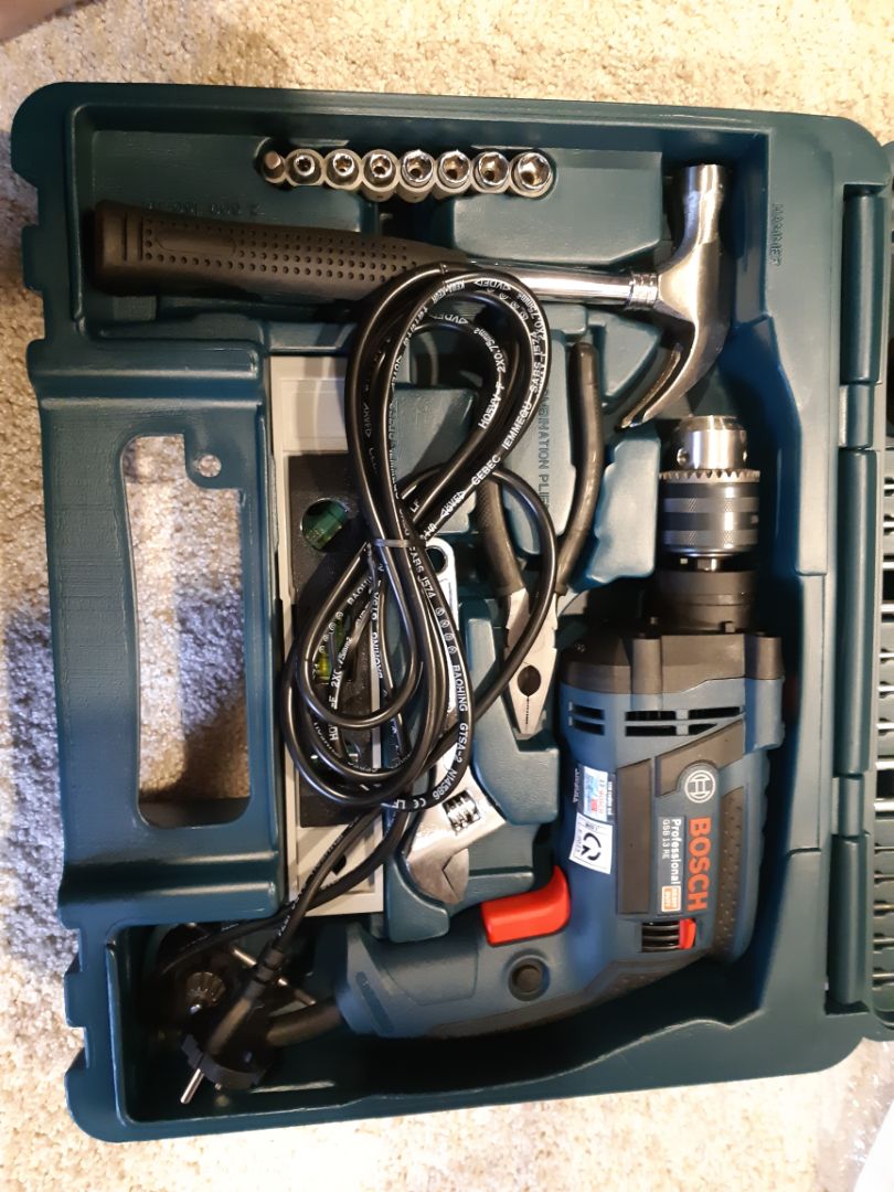 Hài lòng với sản phẩm chính hãng, sản xuất tại Malaysia. Tiki gom 3 đơn, giao hàng sớm thứ 2, trước khi mình đi làm nên đỡ phải chạy về nhận. Sản phẩm được đóng gói kỹ càng, vật dụng mới cứng, ngăn nắp. tối qua mình đã kiểm tra thử, máy chạy tốt, cầm chắc tay, không có mùi khét. Cảm ơn Tiki.