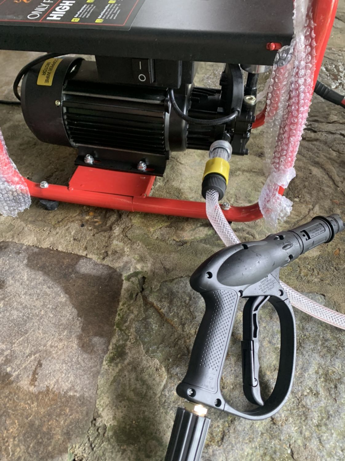 Đóng gói cẩn thận. Đầy đủ phụ kiện. Máy mạnh, êm. Hy vọng bền