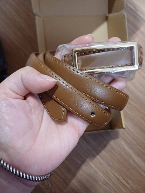 Order màu đen mà shop ship màu nâu. Đề nghị shop đổi hàng cho mình