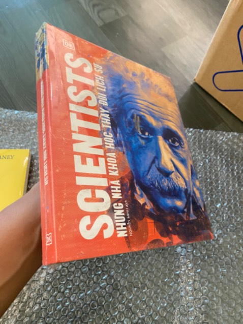 Đợt này Tiki đóng gói cẩn thận hơn, có lót dày, sách đến tay nguyên seal, ko móp méo gì. Tks Tiki.