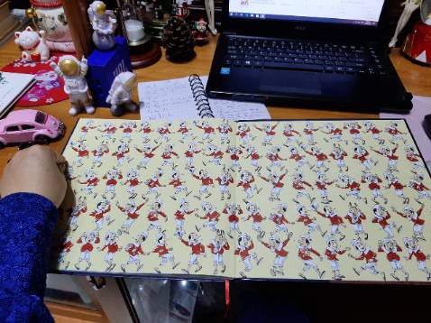 vô cùng thích nha , đáng yêu ko thể tả, quyển truyện này ko thể thiếu trên giá sách đâu ạ.
Mình mua lúc sale được giá tốt 111k thôi