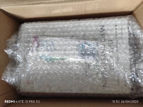 Sách khá cũ và bám bụi nhưng đóng gói ổn