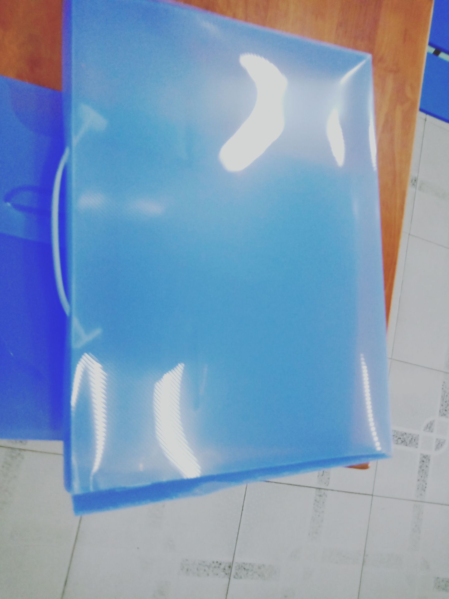 mua 4 đơn tặng 4 cặp mà bể hết 3 cái