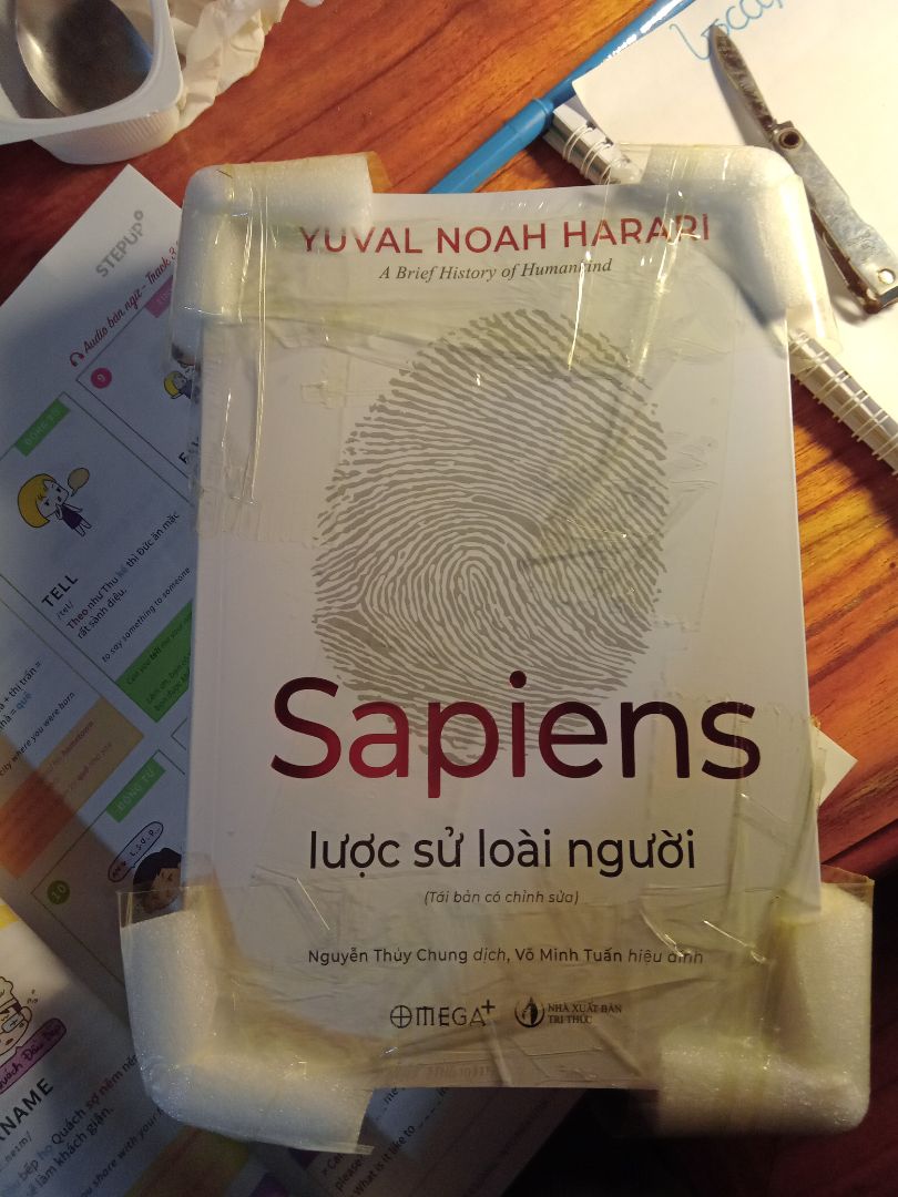 yêu shop lắm ạ luôn đóng gói kĩ , sẽ còn ủng hộ shop lâu dài.
sách to tỏ bố luôn nha mọi người , có thể với những bạn mới bắt đầu nó sẽ hơi khó đọc chút và dễ nản. bạn có thể mua bản truyện tranh
nhưng mà đọc dần thì sẽ thấy bánh cuốn lắm đấy,mk khá thích thể loại khoa học tìm hiểu như vậy nên cá nhân mình thấy nó hay