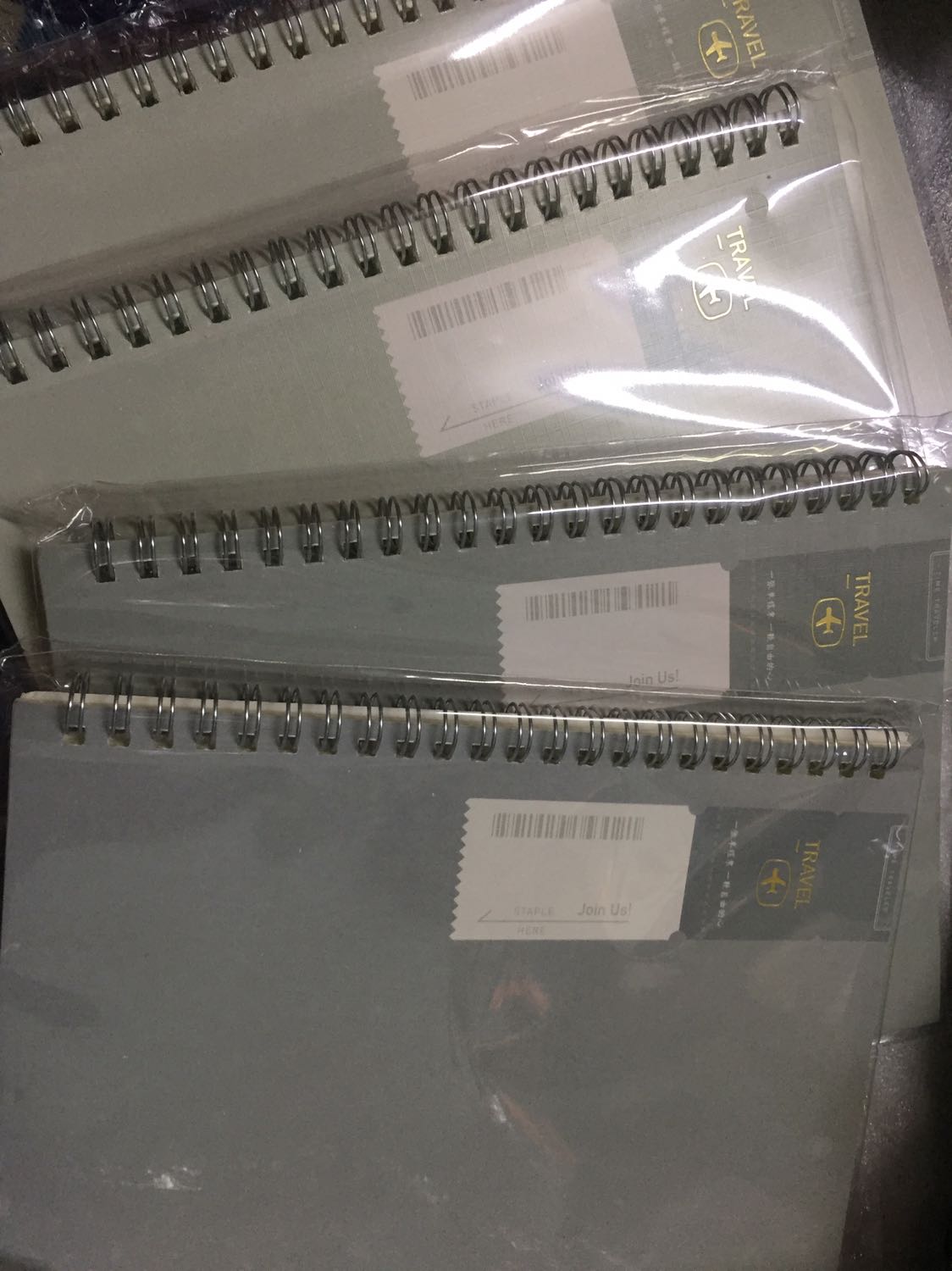 Giao nhanh, đủ hàng, màu sổ rất đẹp, shipper thân thiện