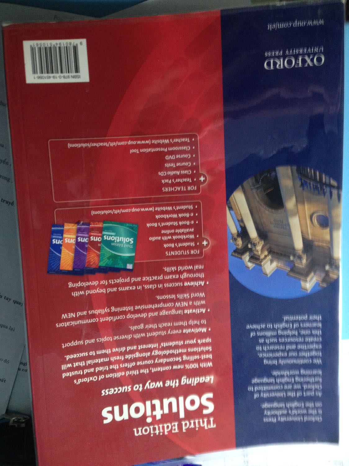 Sách tiki thì khỏi phải bàn vì quá chất lượng nhưng mà tốc độ của kho lúc mik mua thì vẫn chậm, phải gọi lên tổng đài để y/c giao gấp may mà hỗ trợ tốt. Nhân viên NinjaVan khỏi chê luôn. Sách gói cũng chưa được cẩn thận, hơi cong mép nhưng nhỏ nên ko sao.