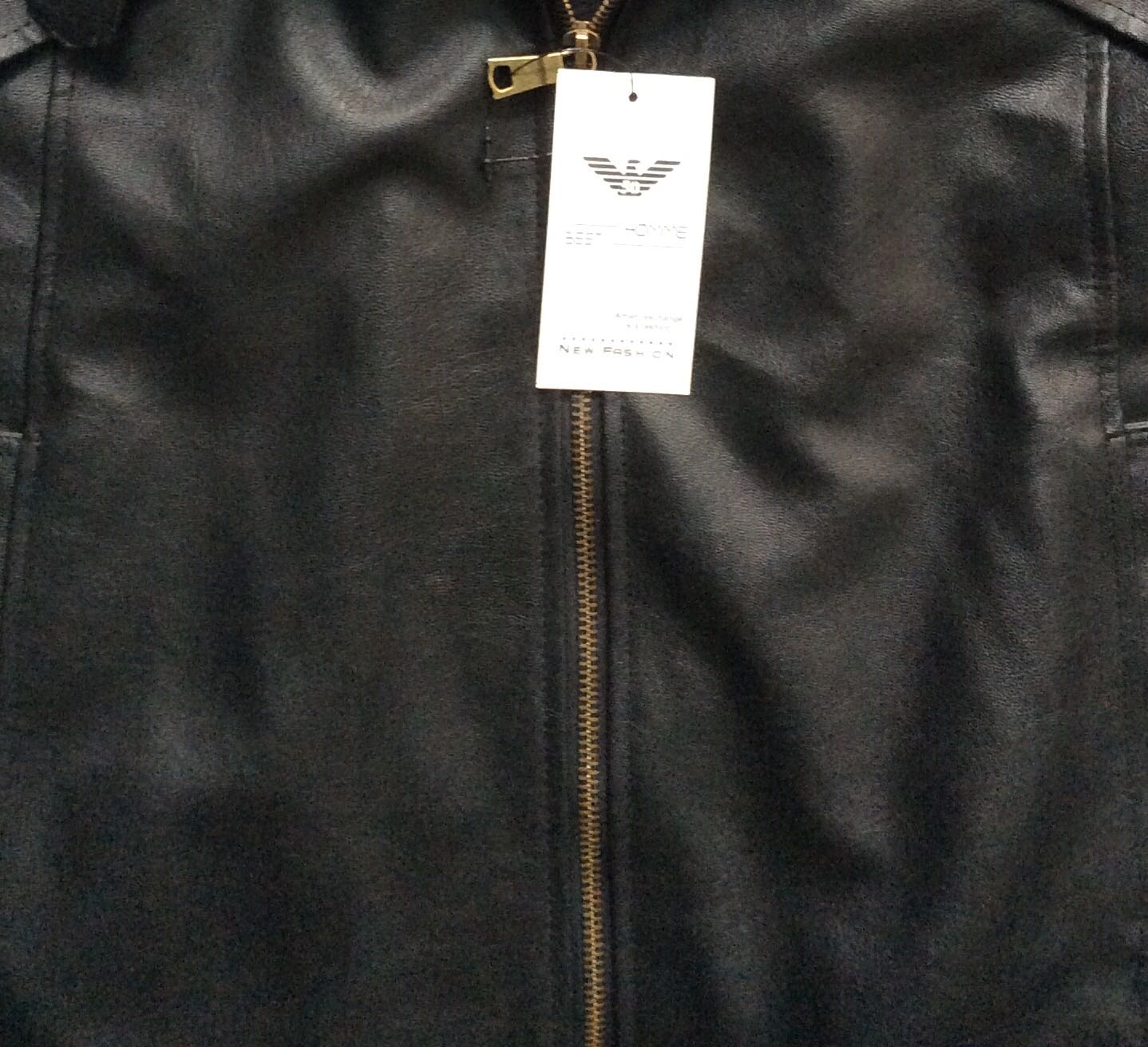 Cực phẩm trong tầm giá ! Đúng là giá hời mà áo ok quá ! Da nhìn rất đẹp , khoá kéo cao cấp xịn sò ! Có rất nhiều túi ! Áo mịn mặc rất thích ! Ngoài lề 1 tí là a shipper cực kì nhiệt tình , giao 1 lần mình ko kịp nhận hẹn ngày mai a vẫn vui ve giao hàng cho mình ! Rất cảm ơn tiki và shop nha