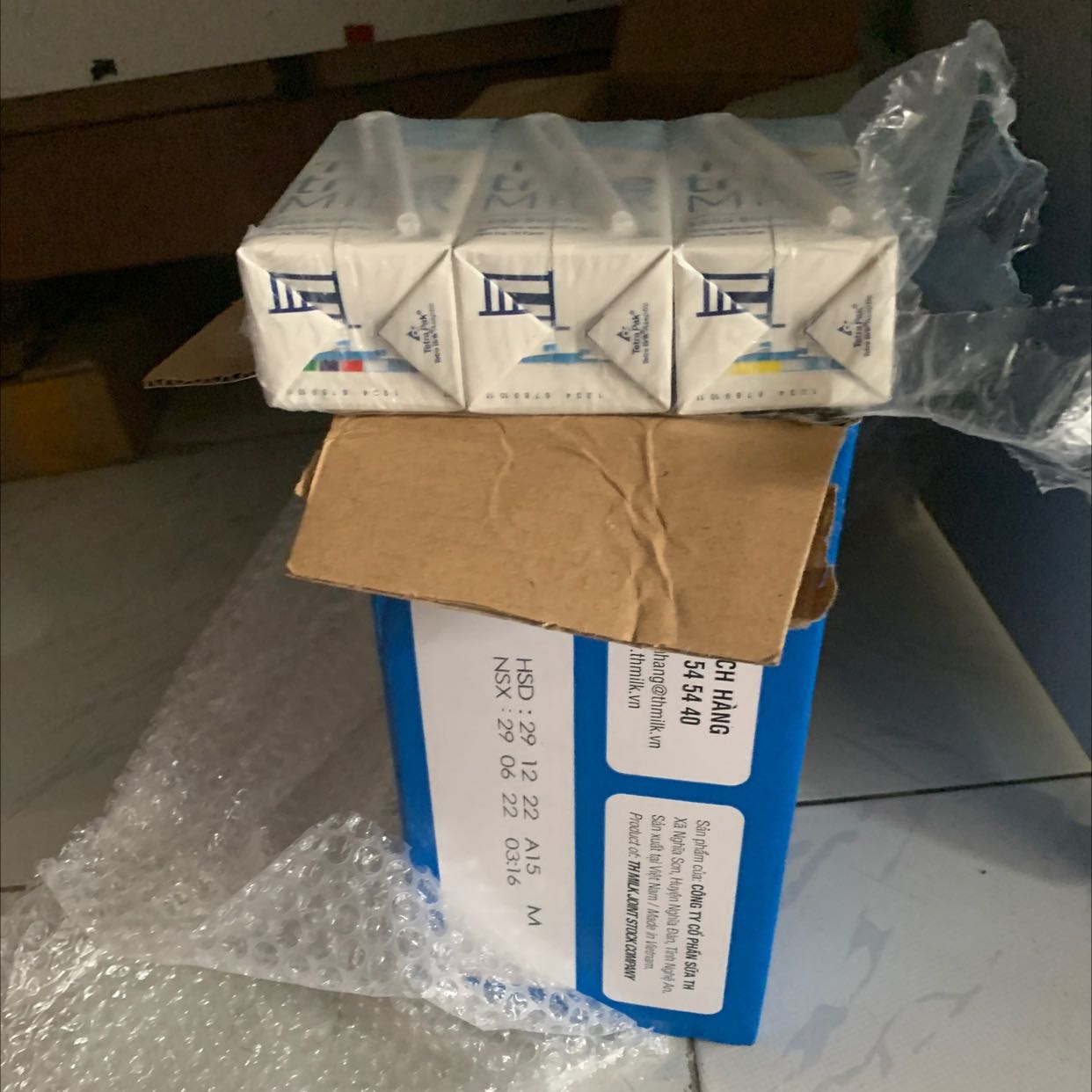 Hàng chính hãng yên tâm, m có thẻ giảm giá 15% nên mua lợi hơn so với bên ngoài nhiều