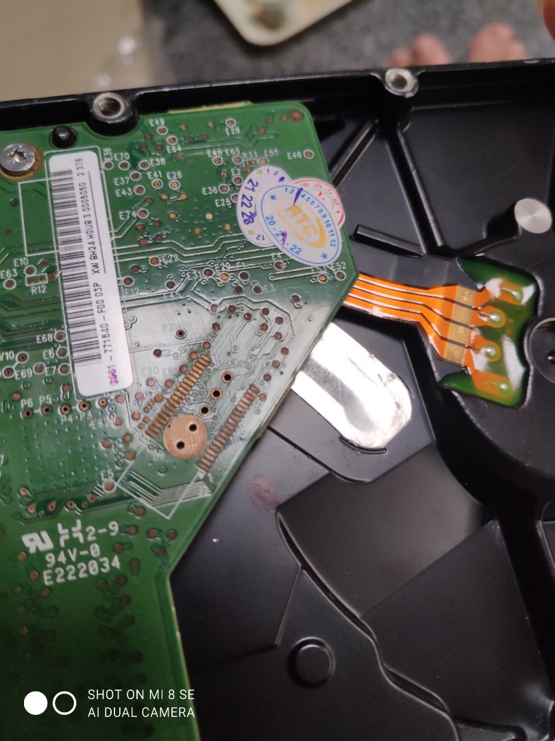 tất cả đều ổn, ngon với tầm giá. có điều ổ cứng dường như là hàng lỗi bảo hành hoặc hàng đã qua sử dụng. bị cạo, tẩy với dán đè nhiều quá. đáng lẽ sẽ cho 5* nhưng 4* vì cái ổ cứng. với tầm giá này thì ổ cứng qua sd cũng chấp nhận được. nói chung hài lòng