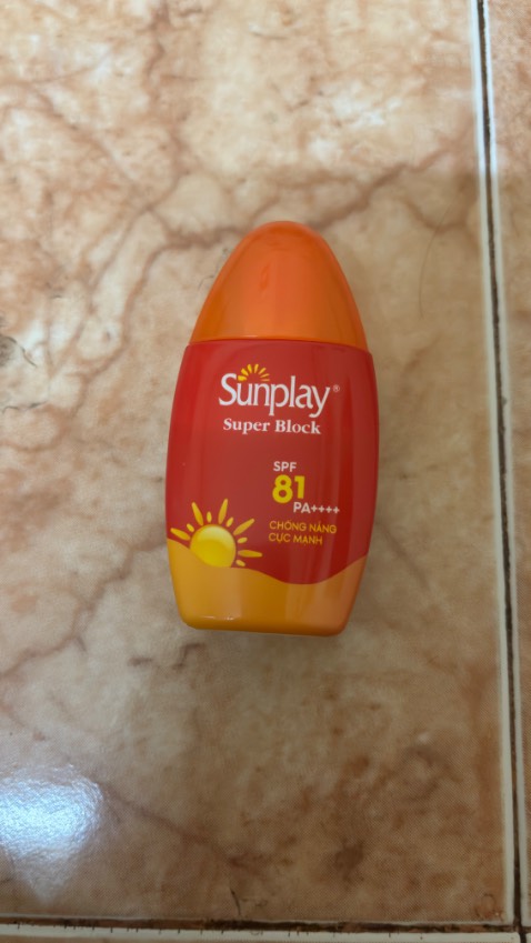 Bôi lên không nhờn rích, thẩm thấu nhanh. Chất lượng ok nhé, nên mua và sử dụng nha👌