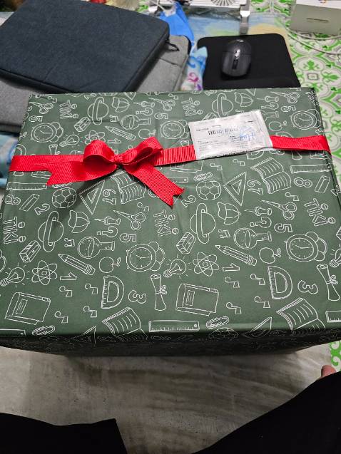 truyện đẹp, hông bị deformed, được tặng free cuốn a promised land, omg luôn ó