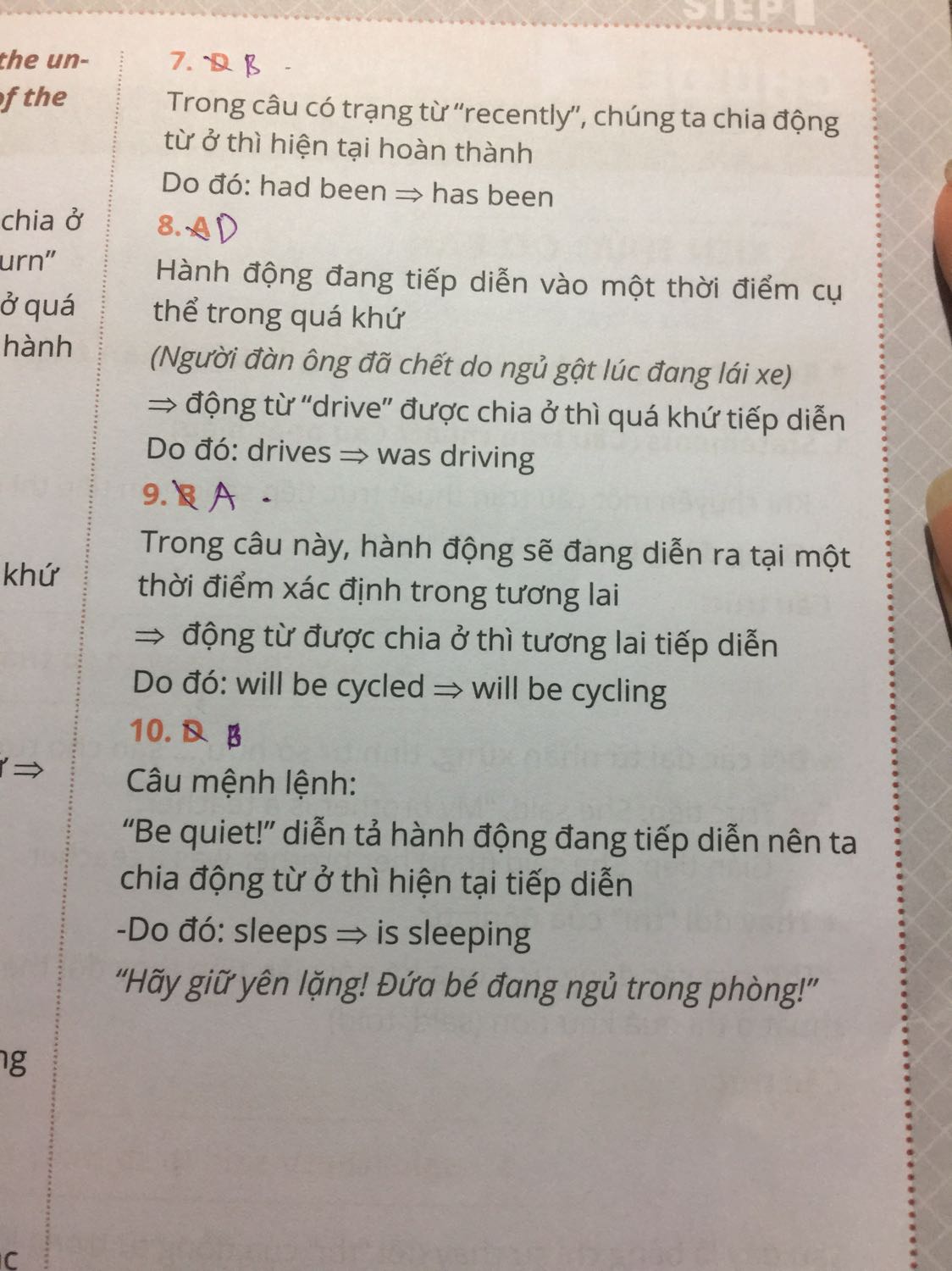 Giao hàng cũng bình thường không nhanh lắm, bọc hàng cẩn thận, điểm cộng là màu sách và chữ in ưa nhìn , lí thuyết đi kèm với bài tập rất ok, nhưng điểm trừ là NXB có đánh sai đáp án nhé ! Đáp án ghi 1 kiểu , đề 1 kiểu. Mà đôi bài sai thôi, vì chưa làm hết nên mình cũng k biết có nhiều k, mong NXB để ý kĩ lại, nói chung là vẫn nên mua , kịp cho ôn nước rút ạ