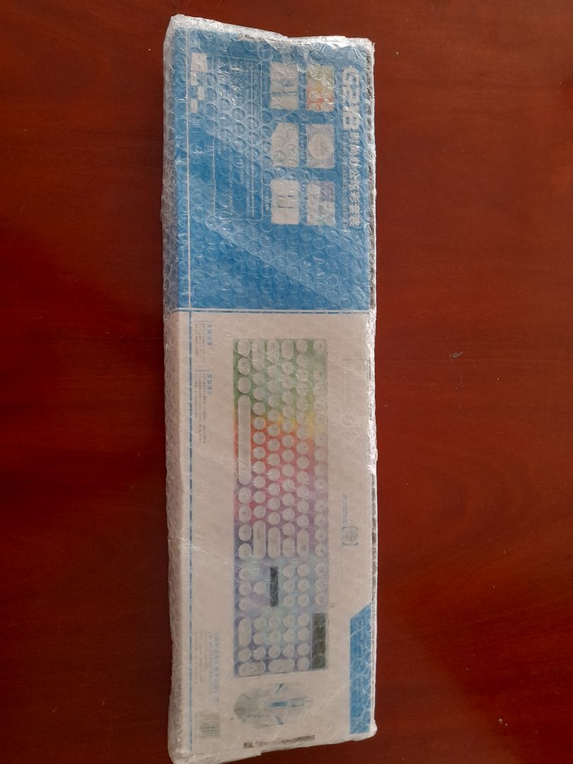 với mức giá này sở hữu bàn phím như này cũng okay, mà số trên bàn phím là dán, mới đầu tưởng khắc lên. Nhưng giá rẻ thật.