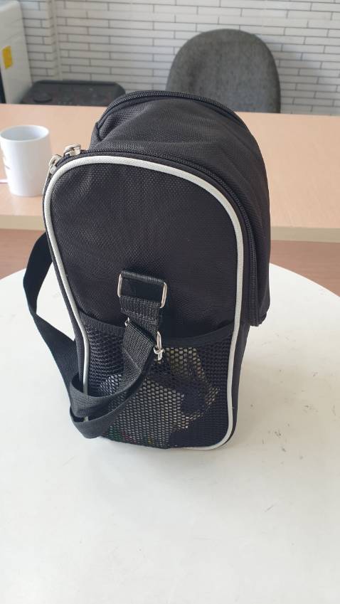 Giao hàng cực siêu tốc, mới đặt sáng mà chiều đã nhận được rồi. Mặc dù 3 ngày sau mới mở nhưng cảm thấy rất ưng ý, Đóng gói cẩn thận,  túi nhìn rất chắc chắn, chất liệu vải bền đẹp, hình dáng rất phù hợp với cái hộp dài của mình. Cho Shop và tiki 5 sao.