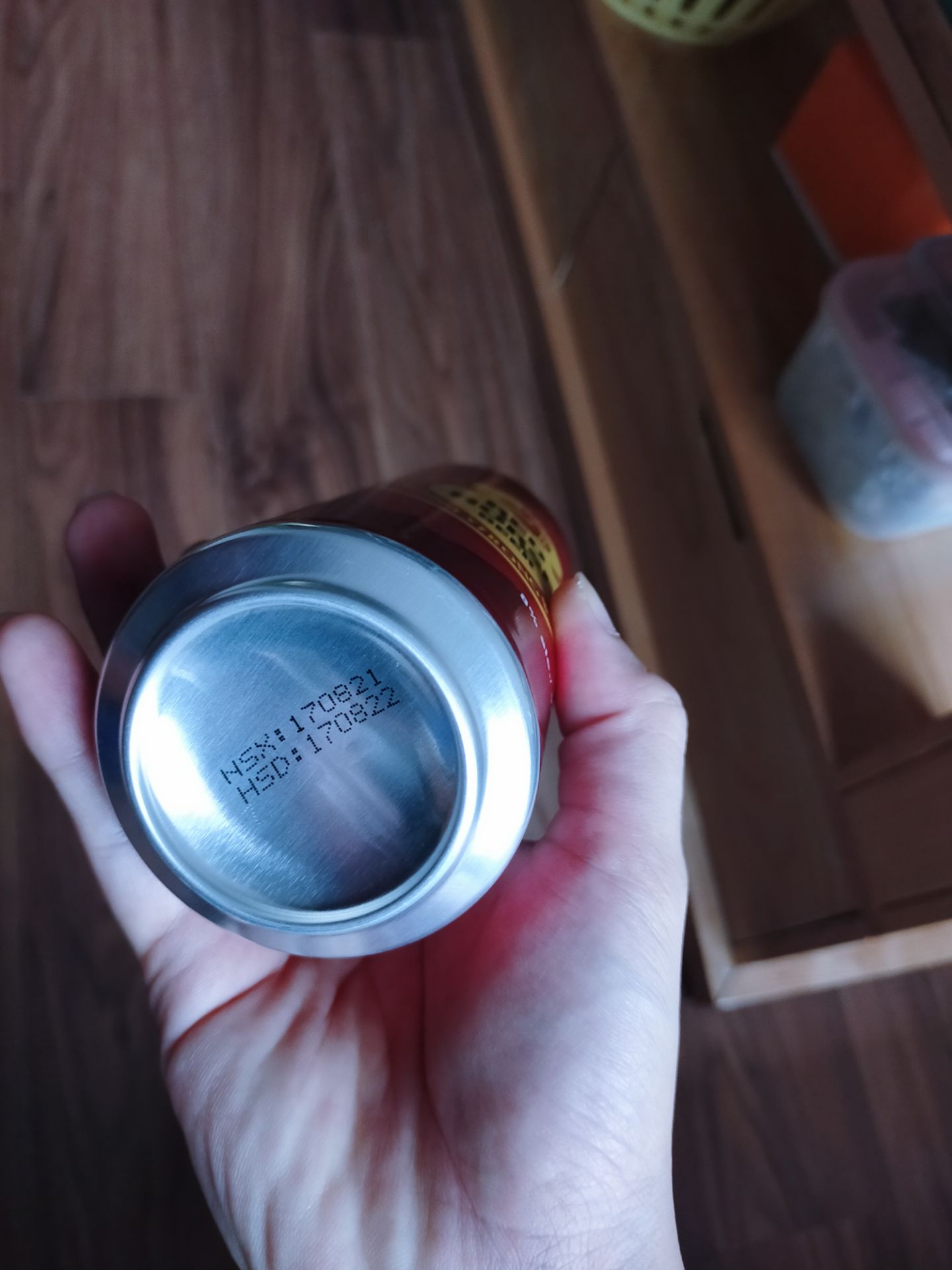 Giao hàng cực nhanh, đúng 2 tiếng. thùng bia đóng bọc kỹ càng. date xa. bia uống cũng khá ngon, được cái nặng, 1 *** là ngủ ngon