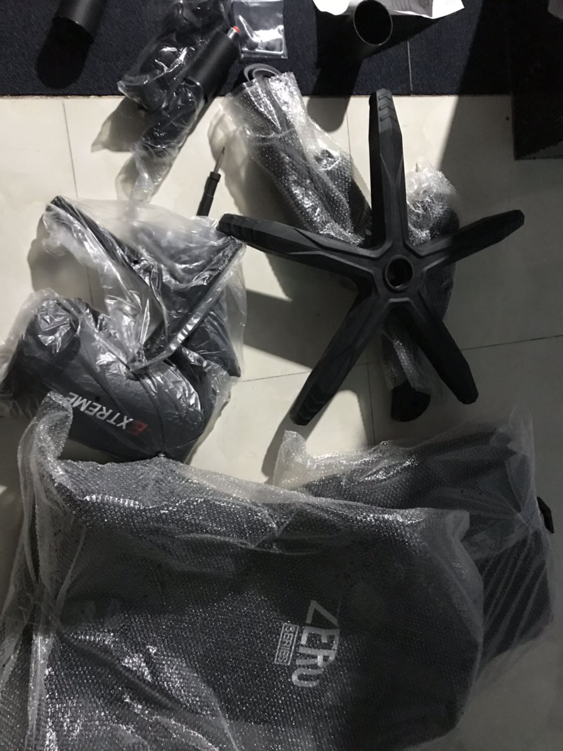 hàng chất lượng lắm nha. cho linh kiện lắp ráp đầy đủ nữa. ghế êm chắc chắn nữa. rất đánh tiền nha mọi người hàng chất lượng lắm nha. cho linh kiện lắp ráp đầy đủ nữa. ghế êm chắc chắn nữa. rất đánh tiền nha mọi người