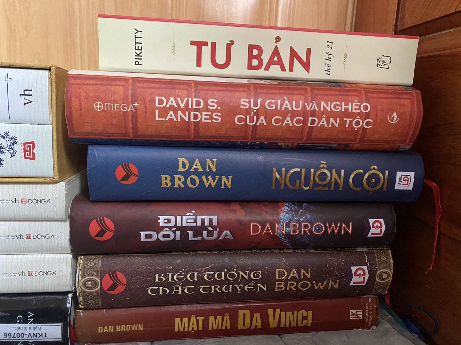 Hàng rất chất lượng, còn nguyên seal, shipper rất thân thiện, gọi cho mình 9 cuộc máy ko ở cạnh mình nên mình ko tiếp dc, thế mà lúc mình ra ngta vẫn rất thoải mái, tử tế, phục luôn :)))))