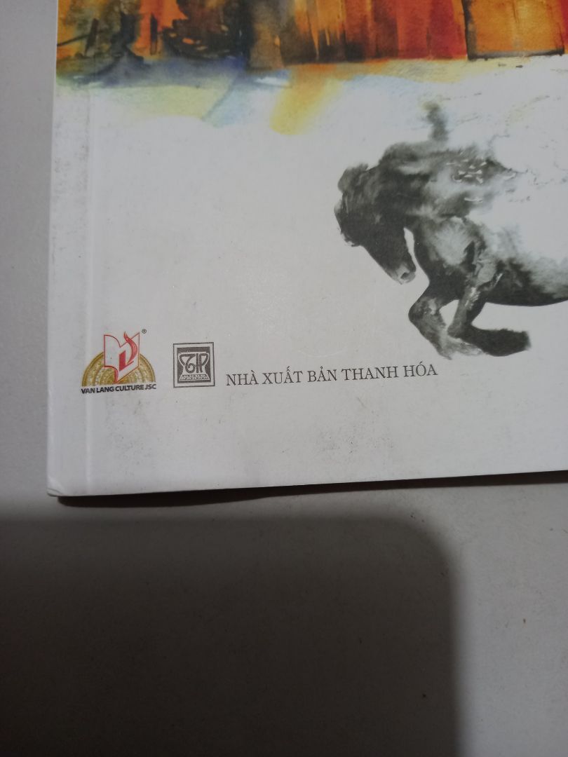 Sách cong và bị bẩn ở một số chỗ. Đơn hàng mình đặt thì có đc tặng kèm thêm bookmark nhưng đến lúc nhận hàng thì lại k thấy. Trừ quyển này ra thì tất cả những quyển khác đều ổn và đẹp nhưg mà giao hàng hơi lâu.