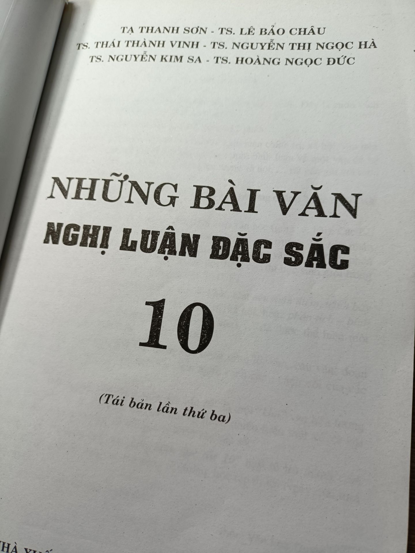 Nội dung rất hay và bổ ích. Các bạn có thể tìm đọc nên nâng cao vốn kiến thức của mình