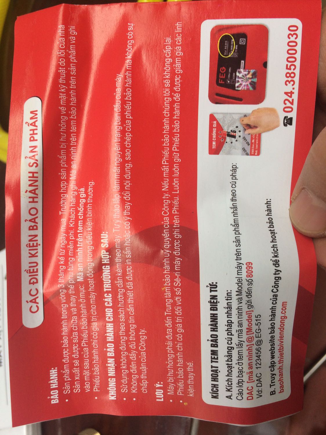 Máy rất gọn, chạy êm, dây phun dài, cầm chắc tay, áp lực rất lớn. 
Điểm trừ
- tìm mãi trong hộp ko có tem chống hàng giả để lấy mã nhắn tin. Shop vui lòng hướng dẫn. 
- ko thấy tài liệu hướng dẫn lắp đặt cụ thể. Có thể mày mò tự lắp để phun xịt bình thường. Nhưng đến chỗ bình đựng chất tẩy rửa thì chịu.