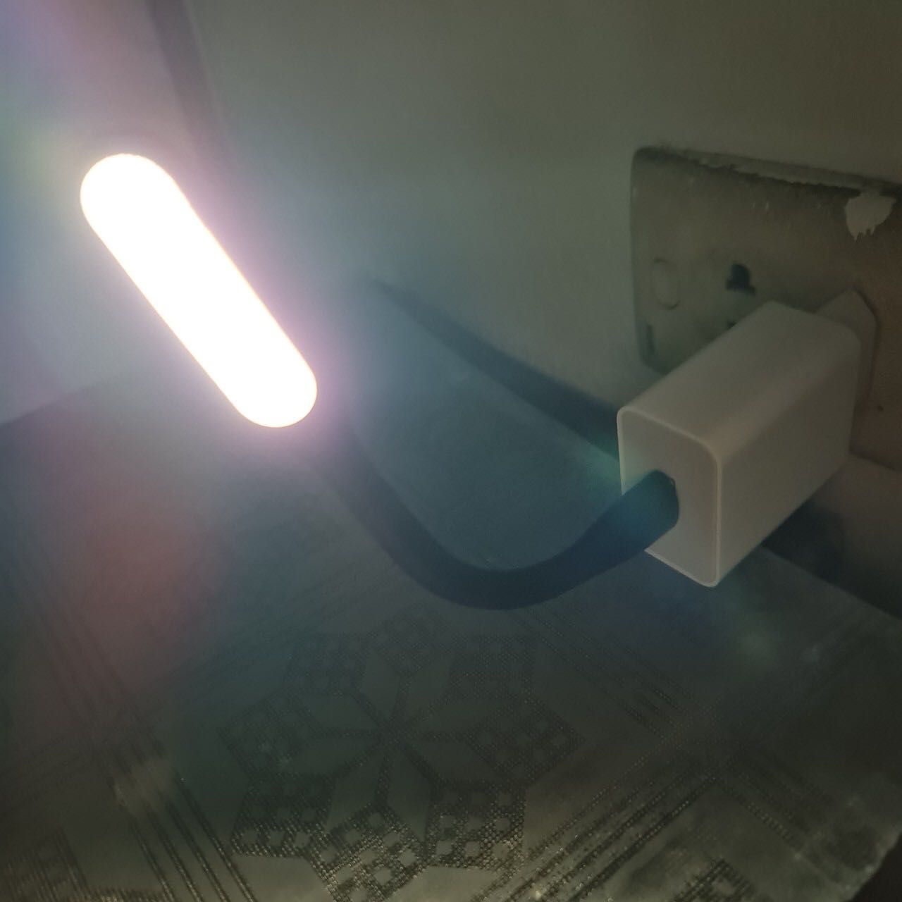 Rất sáng và bền, nhìn đèn rất cao cấp. Mình mua cắm vào laptop dùng ban đêm.