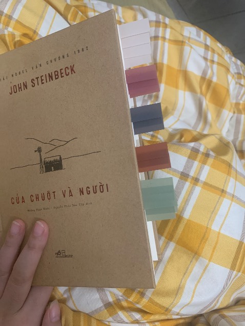 Giao hàng nhanh. Sáng đặt trưa giao luôn.
Cuốn này hơi nặng đô với mình. Văn phong rất hay. Cốt truyện và cách thể hiện nhận vật hay.